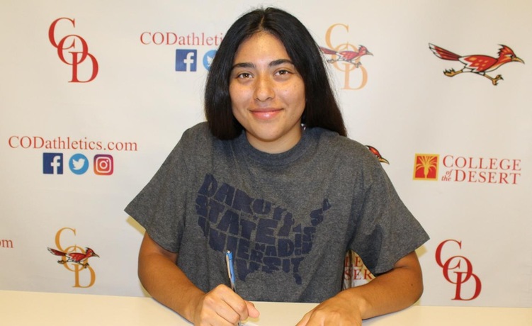 COD Women’s Basketball: Munayco signs with Dakota State