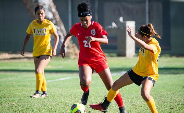 COD Women’s Soccer grabs early lead, falls late to the Mounties, 3-2