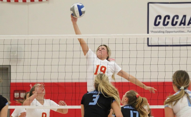 COD Women’s Volleyball takes the Spartans to the limit, falls 3-2