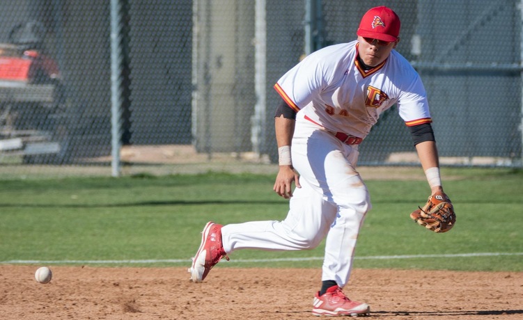 COD Baseball falls late in frustrating loss to the Knights, 9-8