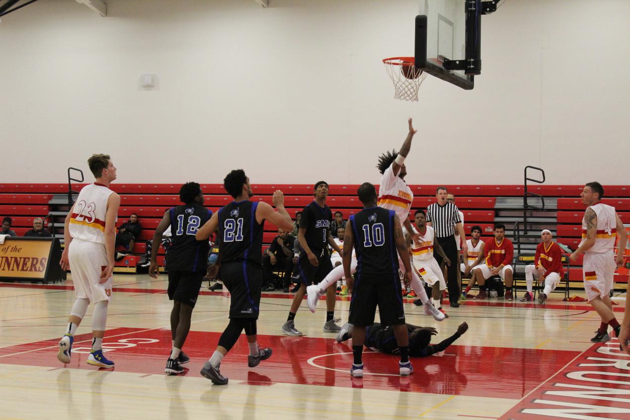 Men's Basketball Competes in Hunter Classic