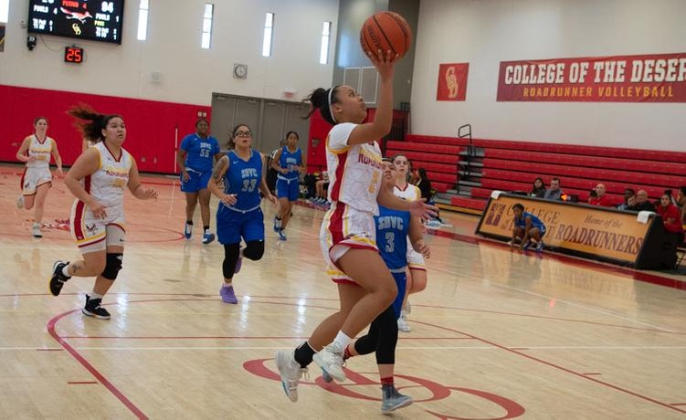 COD Women’s Basketball has rough 2nd quarter, loses to Vikings, 62-56