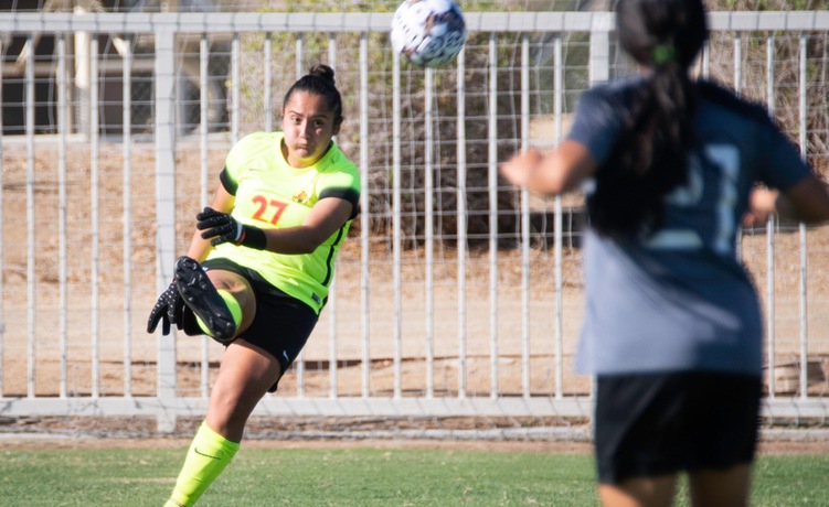 COD Women’s Soccer chases away the Mustangs, 3-0