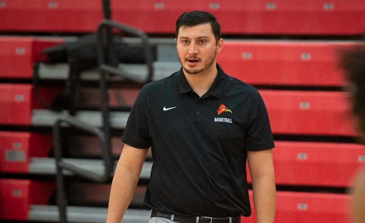 COD Men’s Basketball removes interim tag on Romero to lead Roadrunners