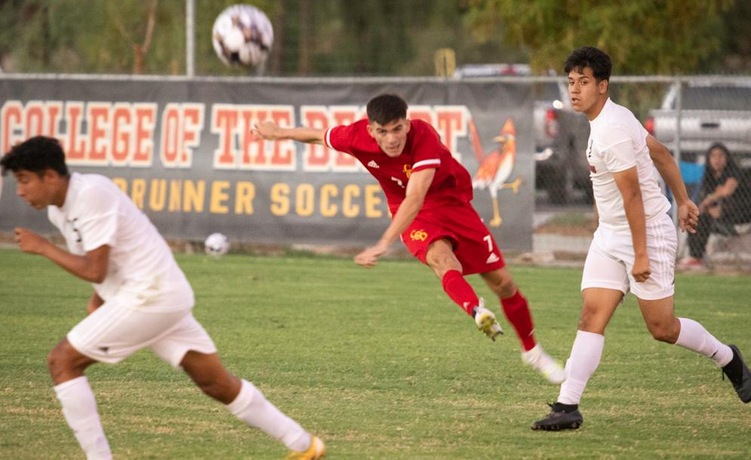 COD Men’s Soccer begins IEAC play with win over Panthers, 2-1