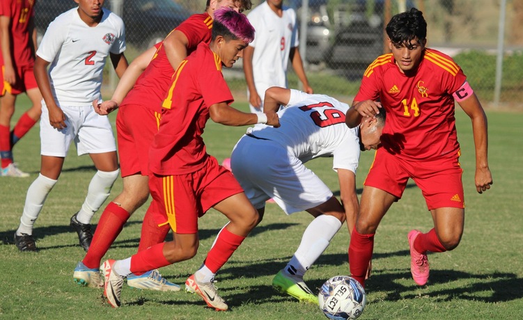 COD Men&rsquo;s Soccer wins with 10-men, knocks off Panthers, 2-1