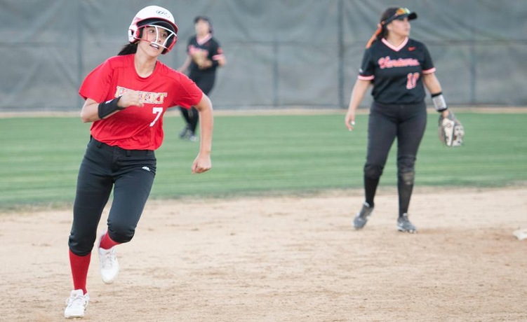 COD Softball rallies for 1st win of 2022, shoots down Owls, 11-9