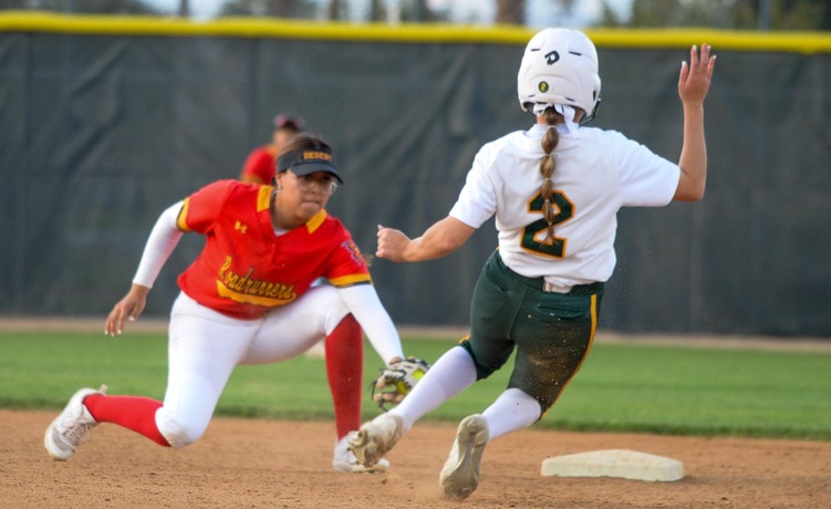 COD Softball splits double header with Griffins, 6-5 & 1-0