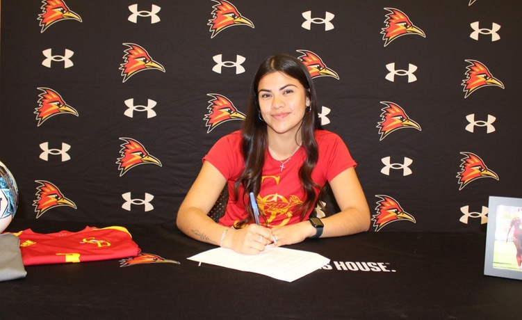 COD Women&rsquo;s Soccer: Arellano Ayala signs letter with La Sierra